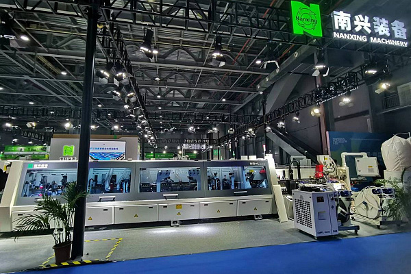 Nanxing на выставке в Дунгуане